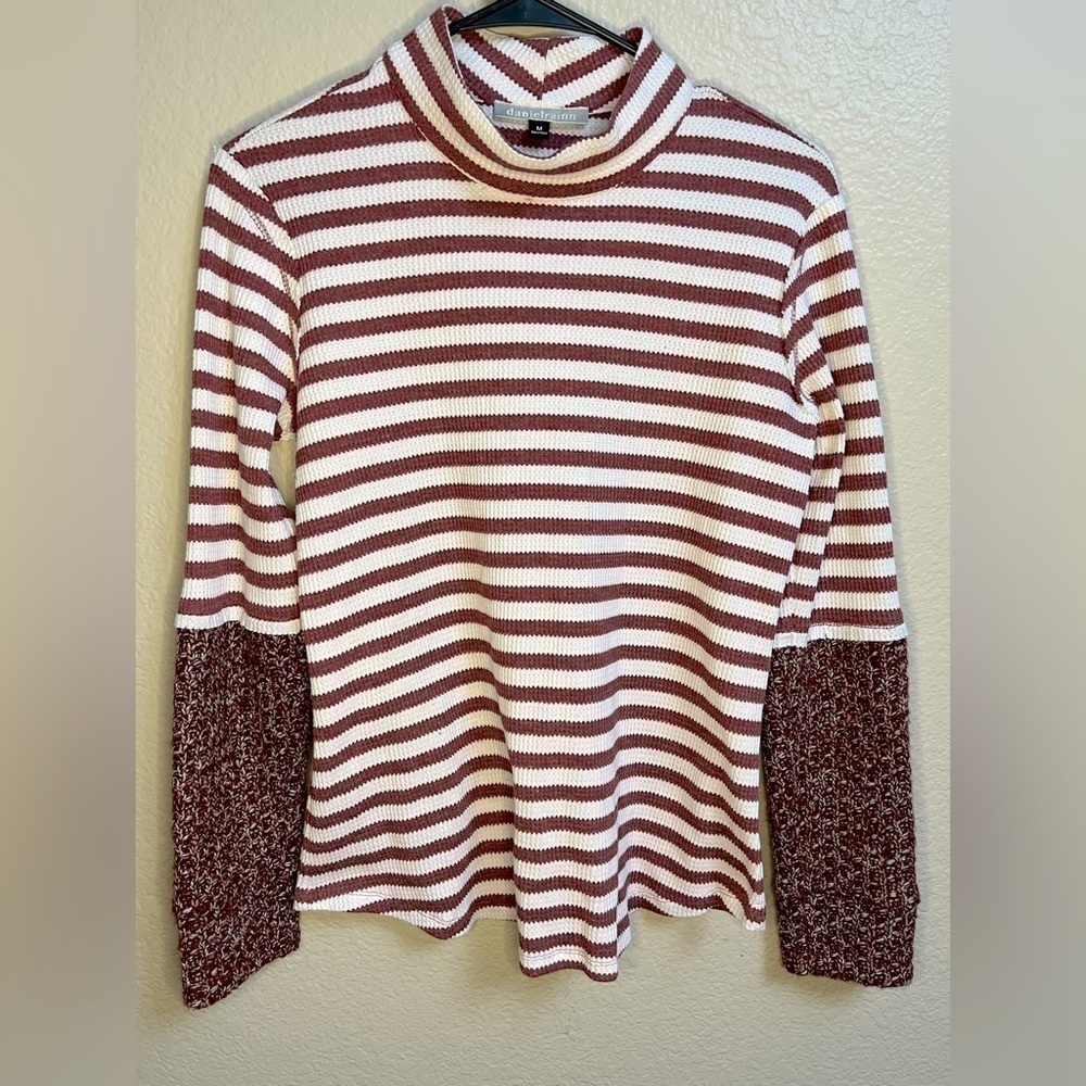 Daniel Rainn Striped Mock Neck Sweater Red White Knit Sleeve NWOT-Size Medium
